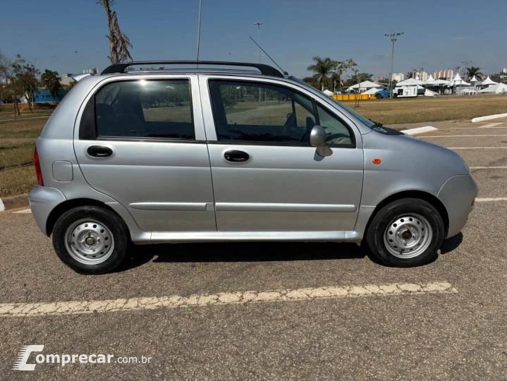 QQ 1.1 MPFI 16V