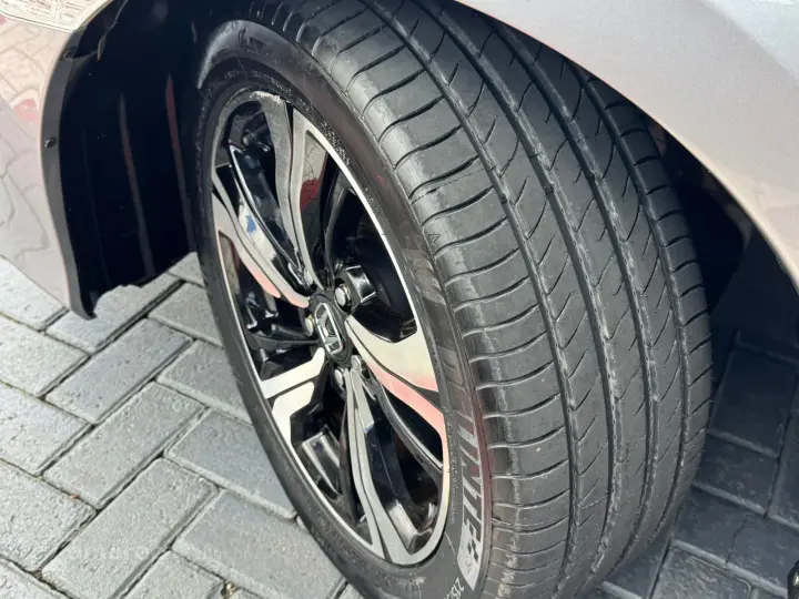 CIVIC 1.5 16V Turbo Touring