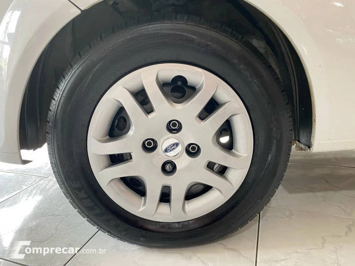 FIESTA 1.6 Rocam SE Sedan 8V