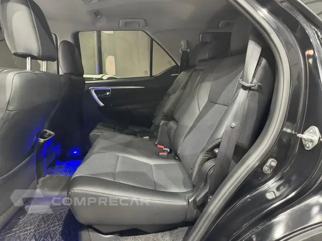 HILUX SW4 - 2.8 D-4D TURBO SRX PLATINUM 4X4 AUTOMÁTICO