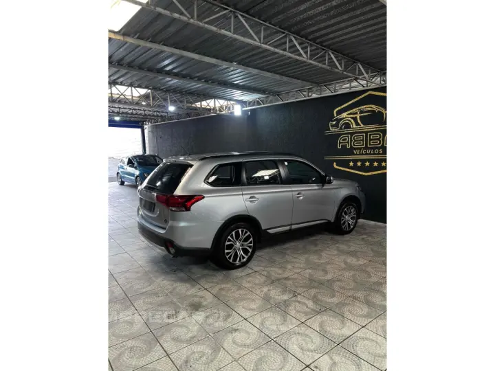 OUTLANDER 2.0 16V GASOLINA 4P AUTOMÁTICO