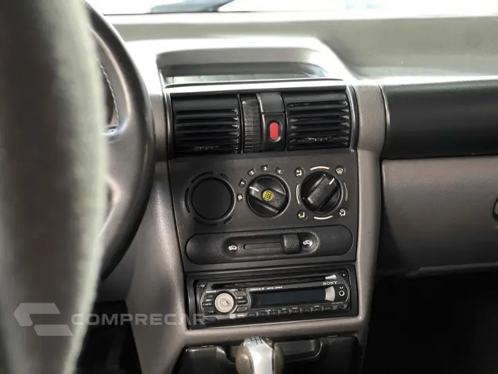 CLASSIC 1.0 MPFI LS 8V FLEX 4P MANUAL