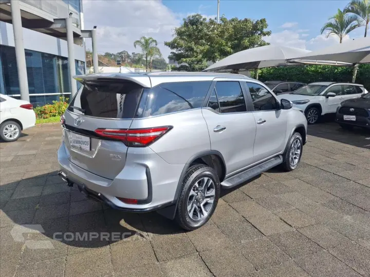 HILUX SW4 2.8 D-4D TURBO DIESEL SRX PLATINUM 7L 4