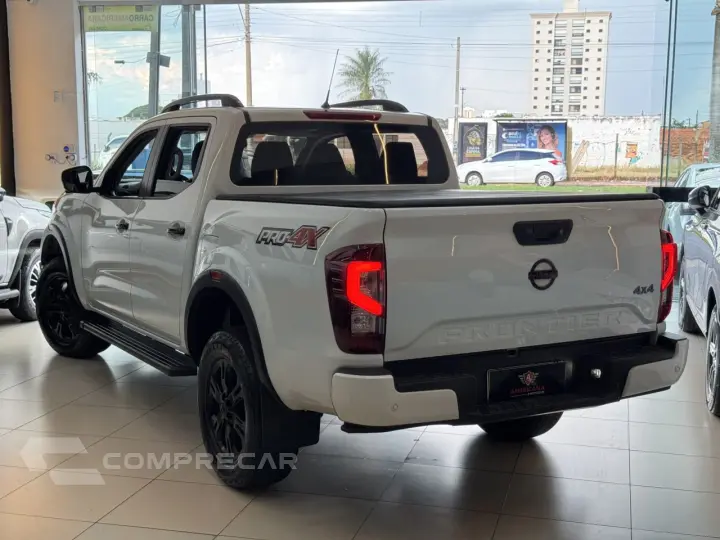 Frontier 2.3 16V PRO4X CABINE DUPLA 4X4 BI-TURBO DIESEL AUTO