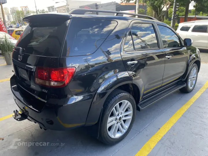 HILUX 2.8 SW4 4X4 8V