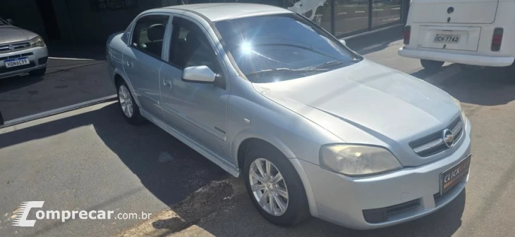 ASTRA 2.0 MPFI Advantage Sedan 8V