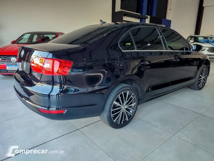 JETTA 2.0 TSI HIGHLINE 200CV GASOLINA 4P TIPTRONIC
