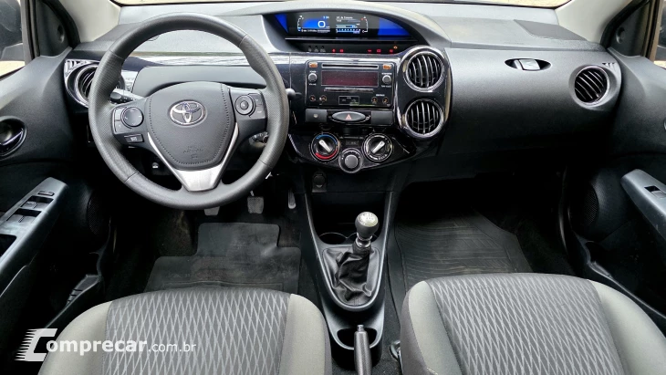 ETIOS 1.5 XS Sedan 16V