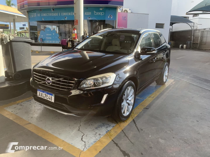 XC60 2.0 T5 Momentum