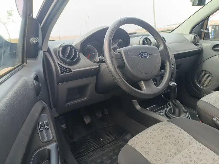 FIESTA 1.6 Rocam SE Plus Sedan 8V