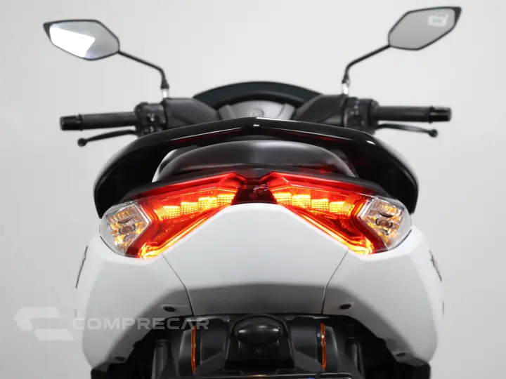 YAMAHA NMAX 160 ABS