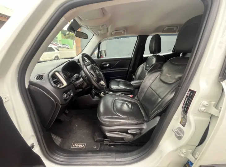 Renegade Longitude 1.8 4x2 Flex 16V Aut.