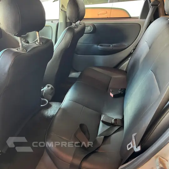 CORSA 1.0 MPFI Sedan 8V