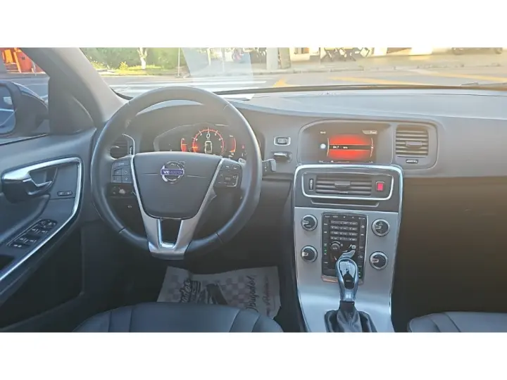 S60 2.0 T4 MOMENTUM GASOLINA 4P AUTOMÁTICO