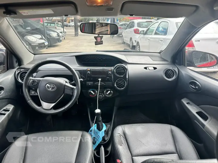 ETIOS 1.5 X Sedan 16V