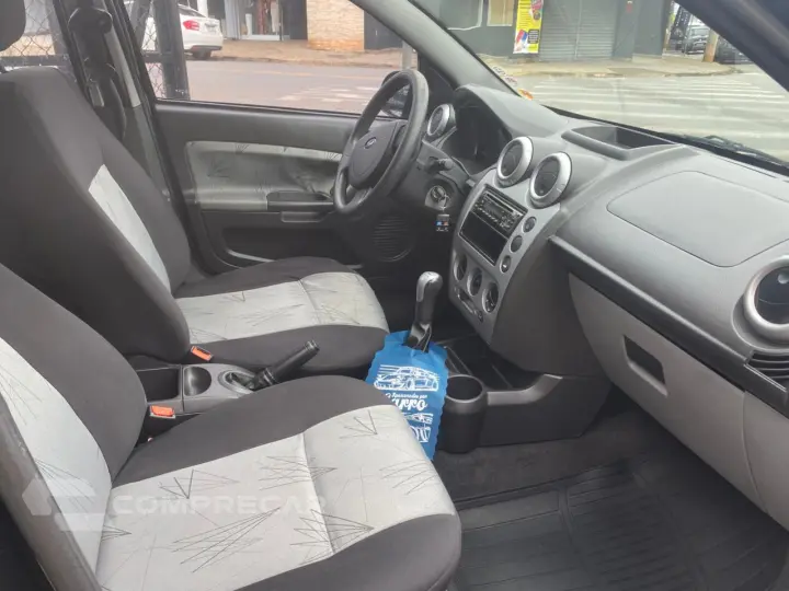 FIESTA 1.6 MPI Class Hatch 8V