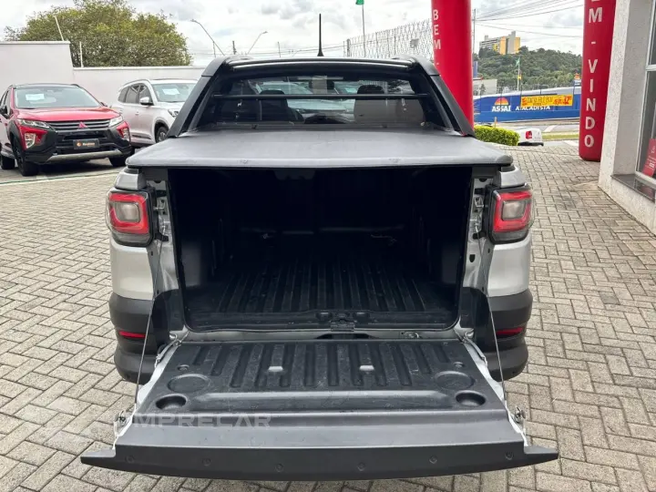 Strada Volcano 1.3 Flex 8V CD