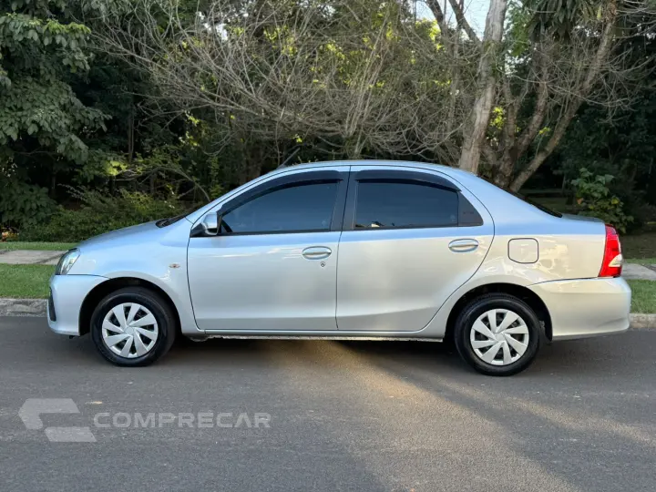 ETIOS 1.5 XS Sedan 16V