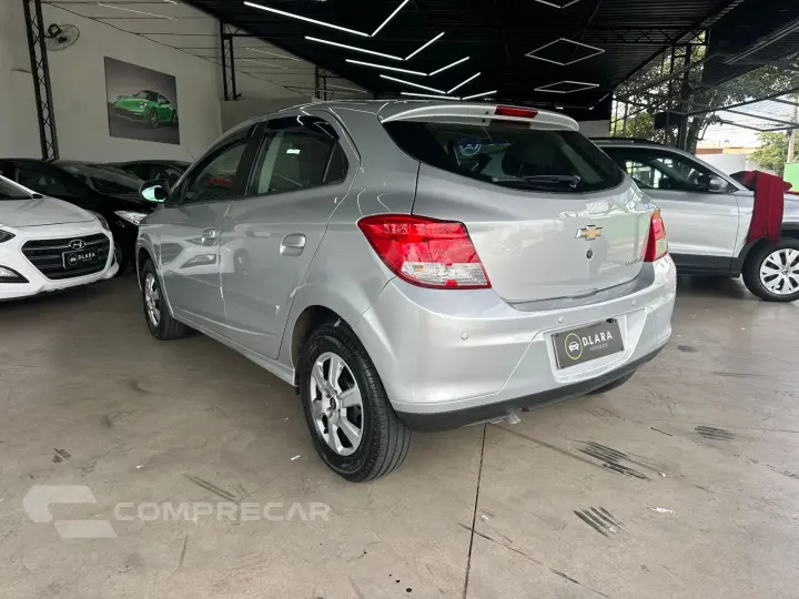 Onix LT 1.0 Flex 2014
