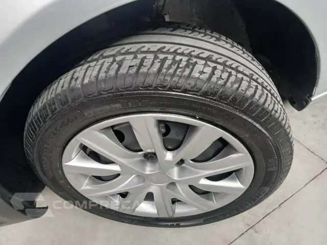 FOX - 1.0 MI 8V 4P MANUAL