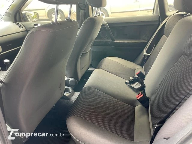 POLO - 1.6 MI SPORTLINE 8V 4P MANUAL