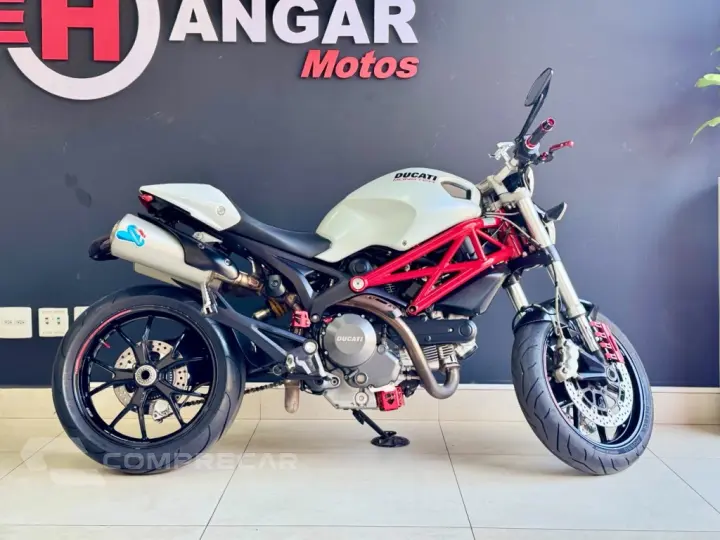 MONSTER 796
