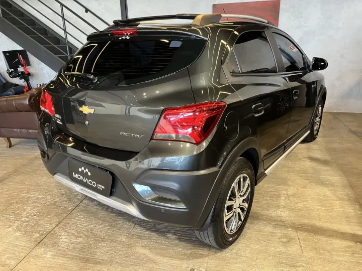 Onix Hatch 1.4 4P FLEX ACTIVE AUTOMÁTICO