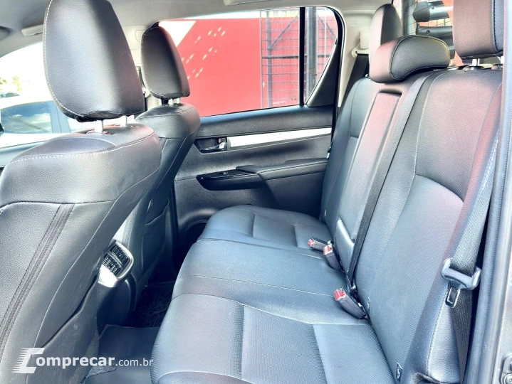 HILUX 2.8 D-4D TURBO DIESEL CD SRX 4X4 AUTOMÁTICO