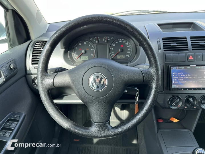 POLO SEDAN 1.6 8V
