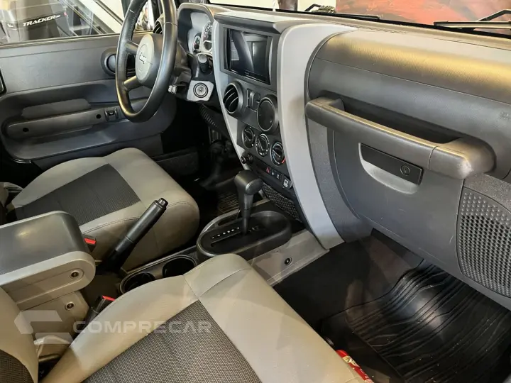 Wrangler 3.8 V6 12V SPORT TETO RÍGIDO E LONA AUTOMÁTICO