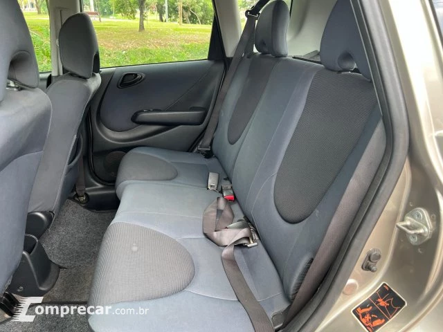 FIT - 1.4 LXL 8V 4P AUTOMÁTICO