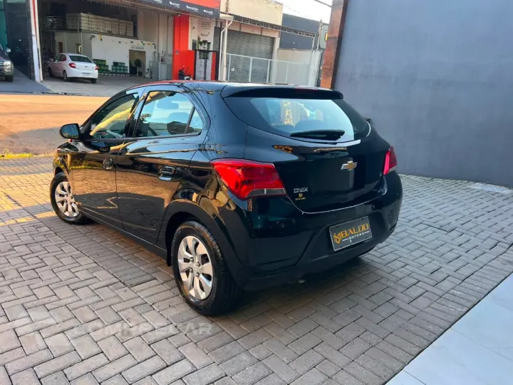 ONIX HATCH LT 1.0 8V FlexPower 5p Mec.