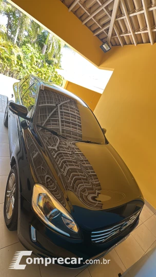 XC60 2.0 T5 Kinetic