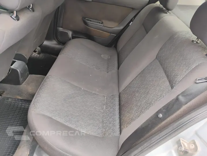 ASTRA 2.0 MPFI Advantage Sedan 8V