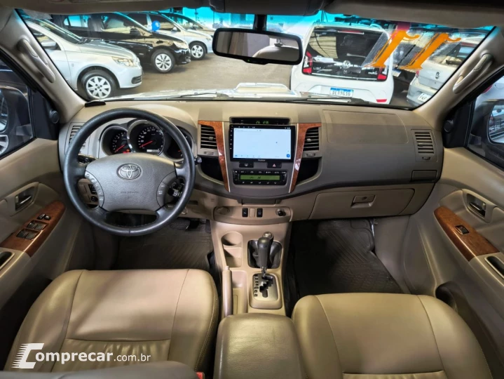 Hilux SW4 SRV D4-D 4x4 3.0 TDI Dies. Aut