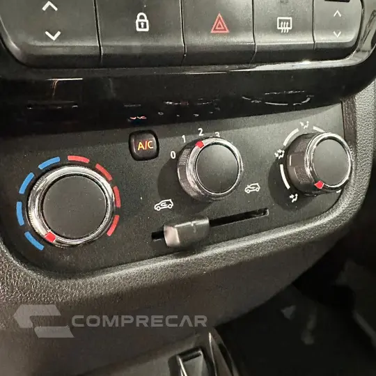 Kwid KWID Intense 1.0 Flex 12V 5p Mec.