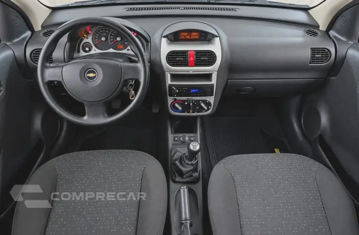CORSA 1.4 MPFI Premium Sedan 8V