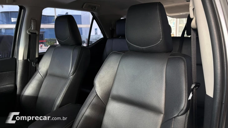 SW4 SRX 2.8 turbodiesel 5L 4x4 (Aut)