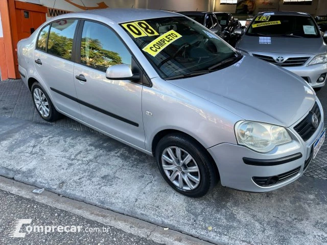 POLO SEDAN - 1.6 MI 8V 4P MANUAL