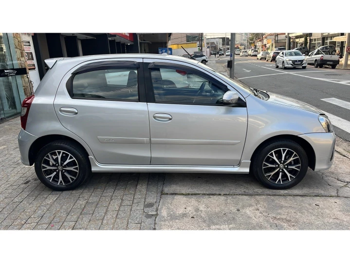ETIOS 1.5 PLATINUM 16V FLEX 4P AUTOMÁTICO