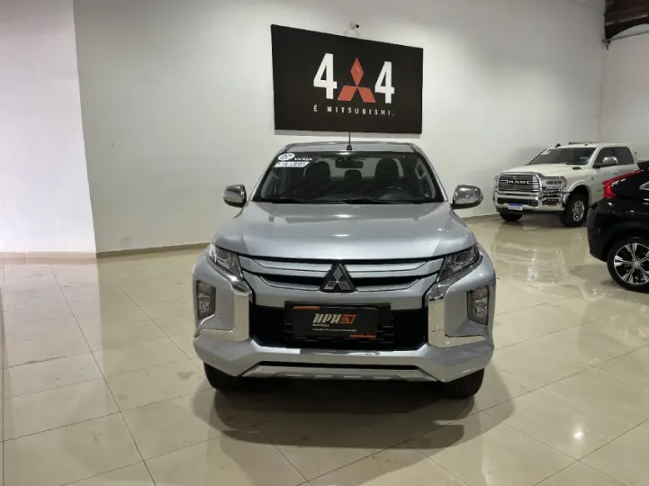 L200 TRITON 2.4 16V Turbo Sport HPE CD 4X4