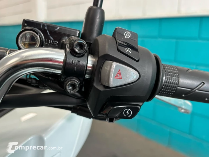 PCX 160 DLX ABS