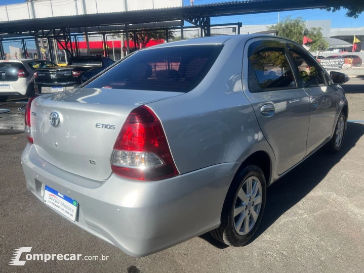 Etios Sedan 1.5 16V 4P FLEX X PLUS AUTOMÁTICO