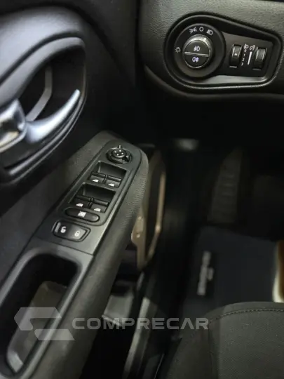 RENEGADE 1.8 16V Longitude