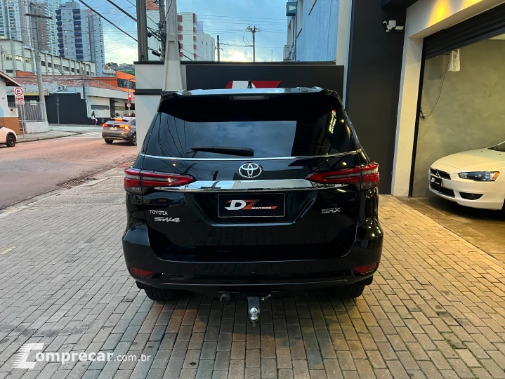 HILUX SW4 2.8 D-4d Turbo SRX 7L 4X4