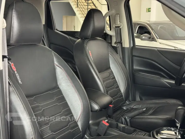 Frontier 2.3 16V PRO4X CABINE DUPLA 4X4 BI-TURBO DIESEL AUTO