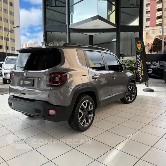 Renegade Longitude 1.8 4x2 Flex 16V Aut.