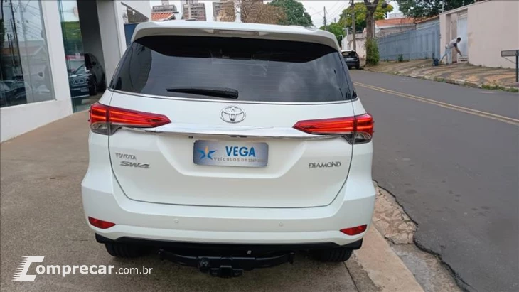 HILUX SW4 2.8 SRX Diamond 4X4 7 Lugares 16V Turbo Intercoole