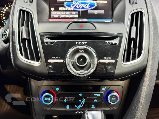 FOCUS HATCH - 2.0 TITANIUM 16V 4P POWERSHIFT