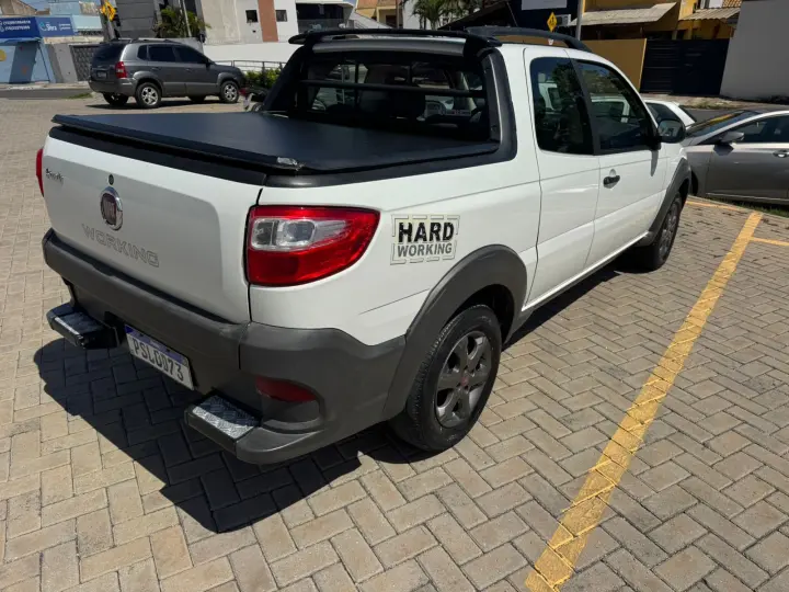 Strada Hard Working 1.4 CD 2016 3 portas Completa